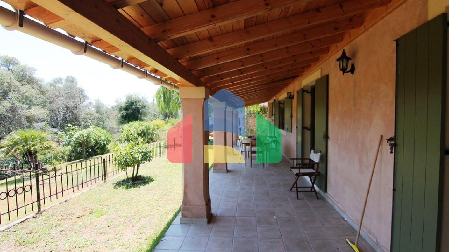 Продаж - Котедж 270 m² на о. Корфу