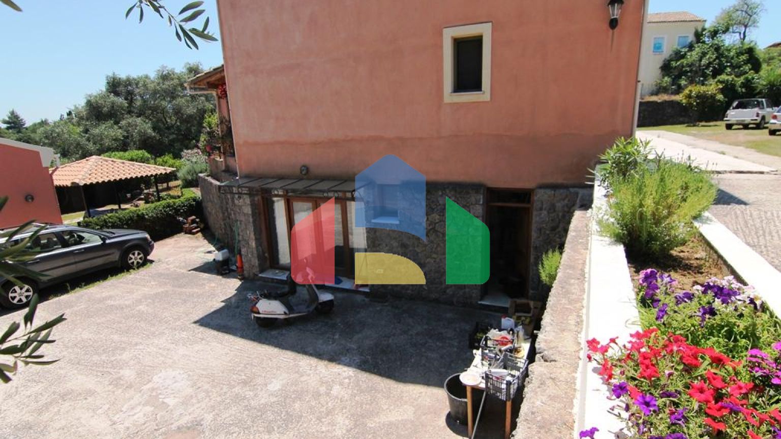 Продаж - Котедж 270 m² на о. Корфу