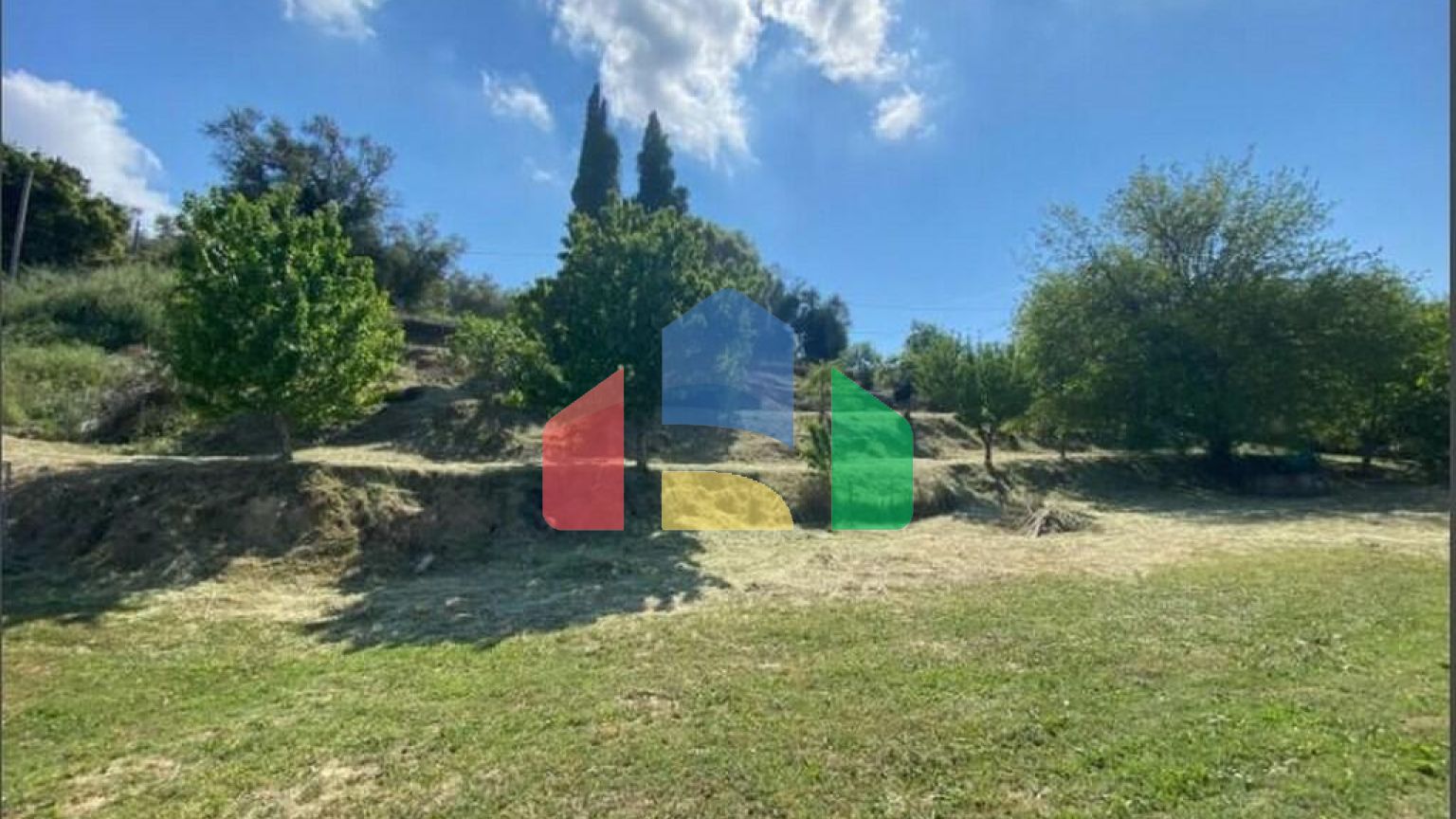 Продаж - Земельна ділянка 2200 m² на о. Корфу