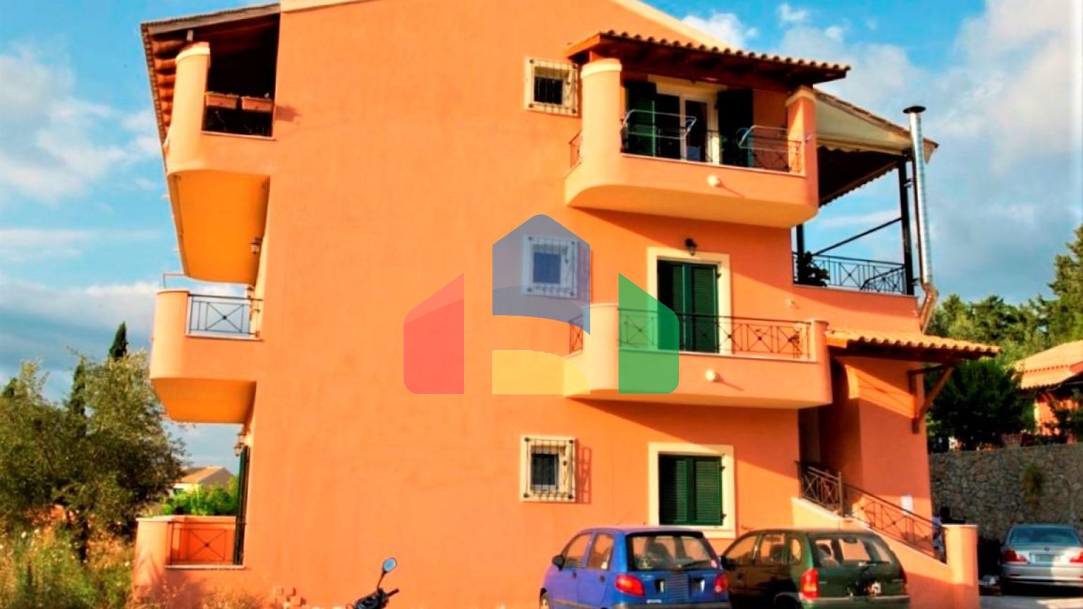 Продаж - Котедж 300 m² на о. Корфу