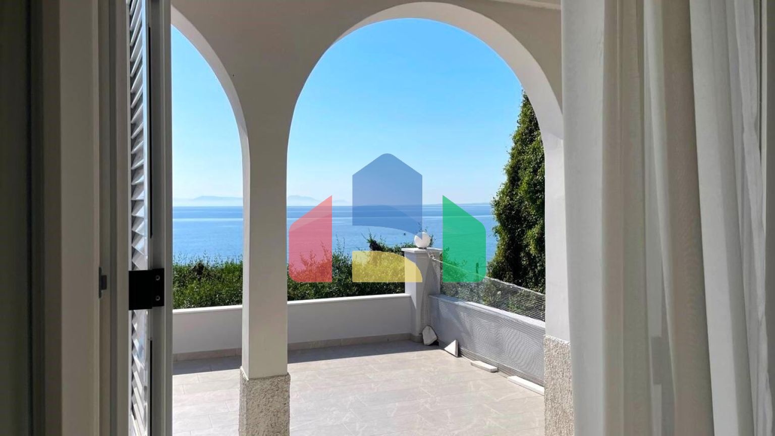 Продажа - Коттедж 209 m² на о. Корфу