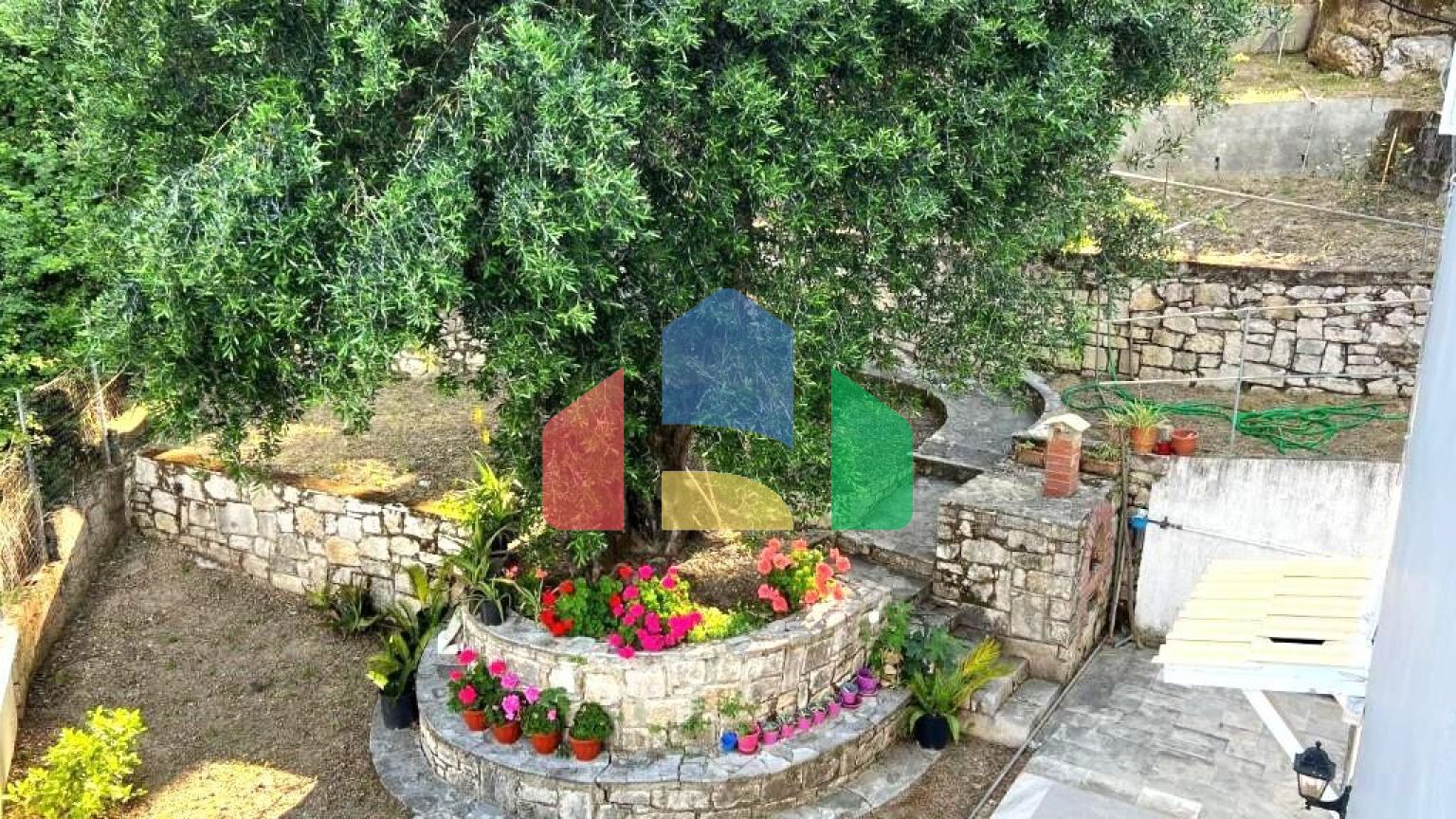 Продажа - Коттедж 209 m² на о. Корфу