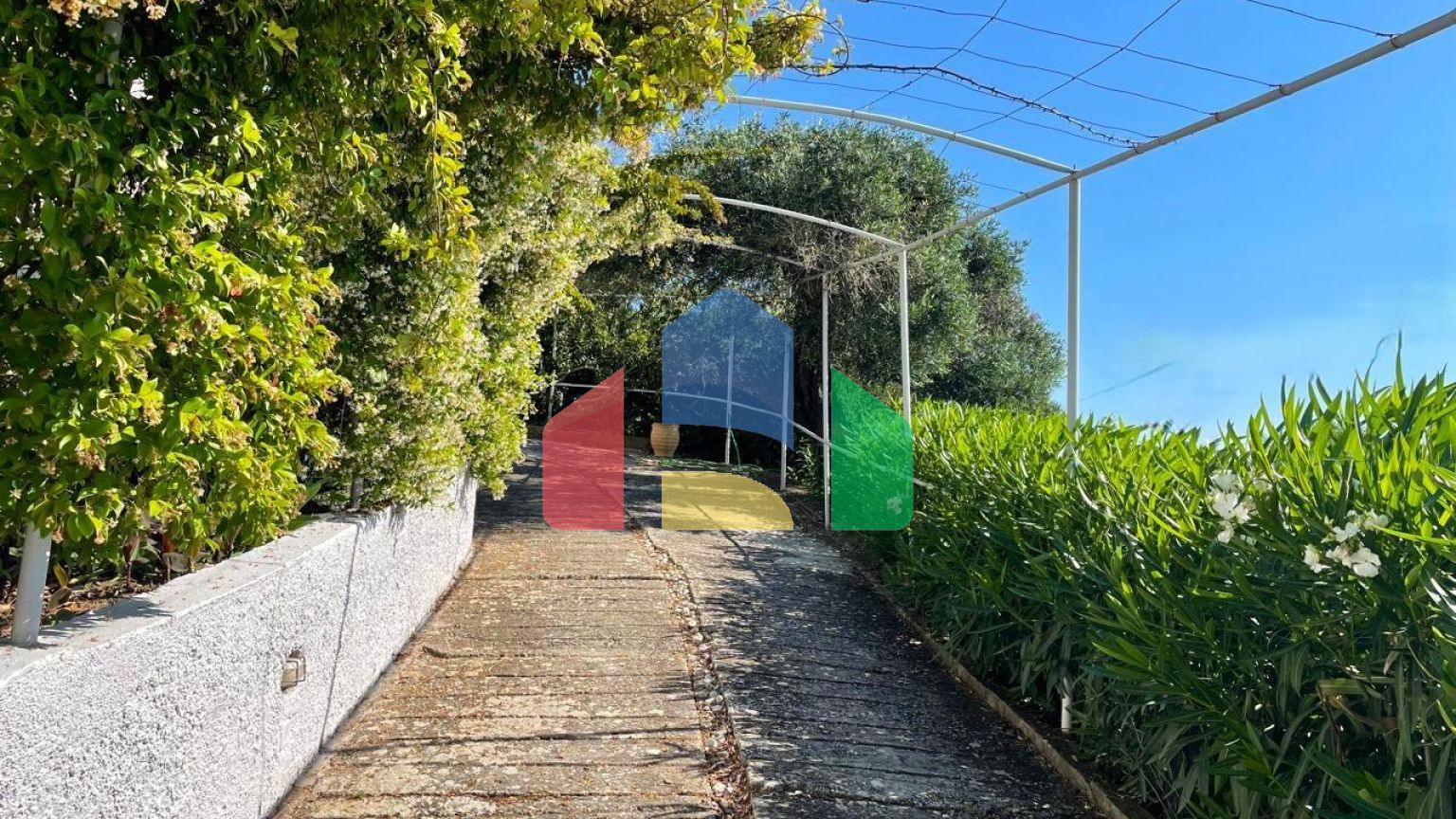 Продажа - Коттедж 209 m² на о. Корфу