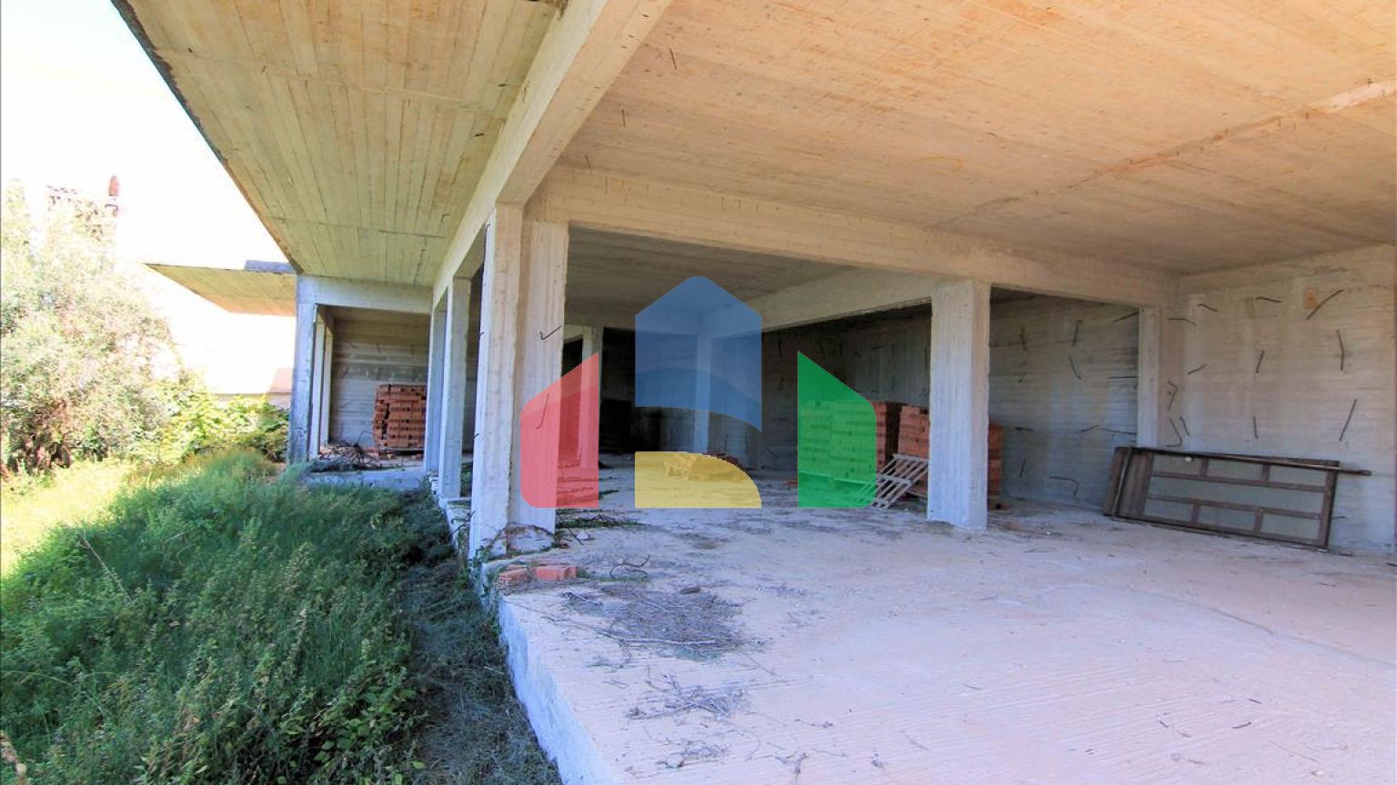 Продаж - Готель 480 m² на о. Корфу