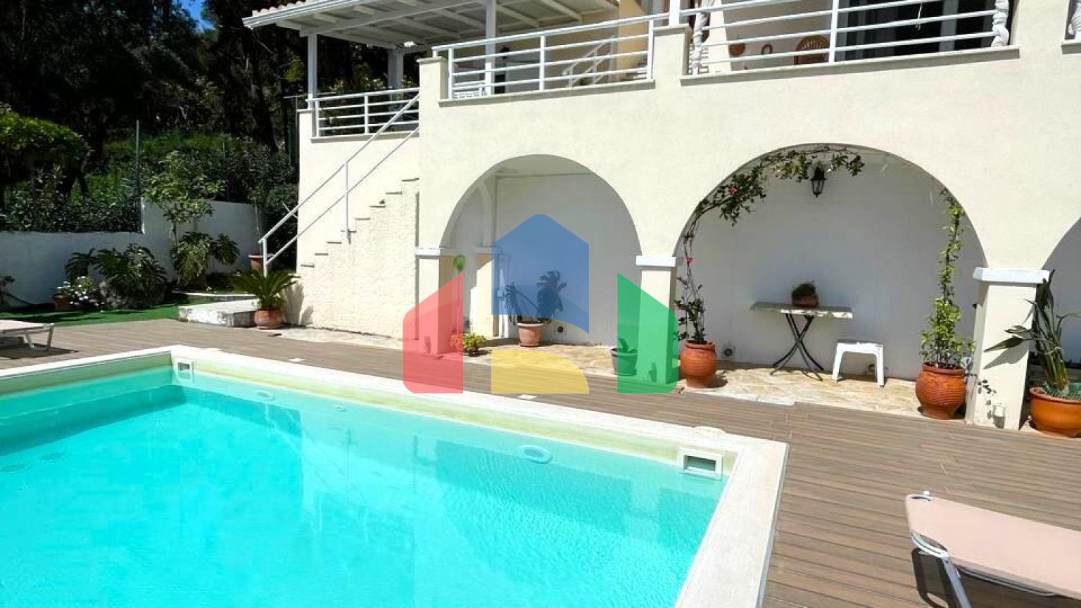 Продаж - Вілла 255 m² на о. Корфу