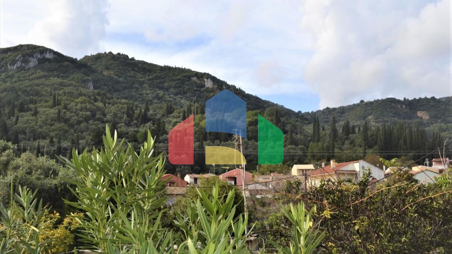 Продаж - Котедж 365 m² на о. Корфу