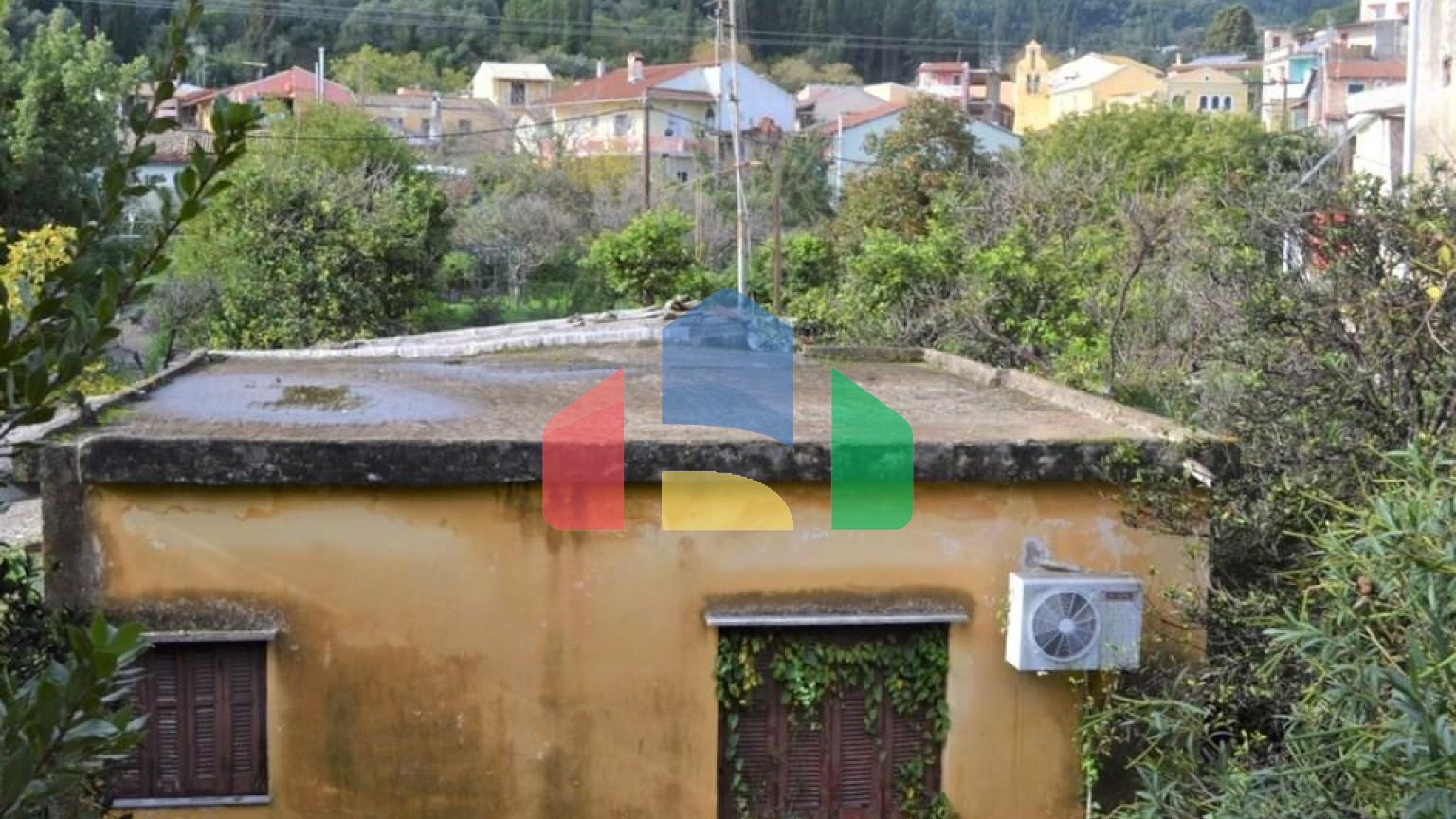 Продаж - Котедж 365 m² на о. Корфу