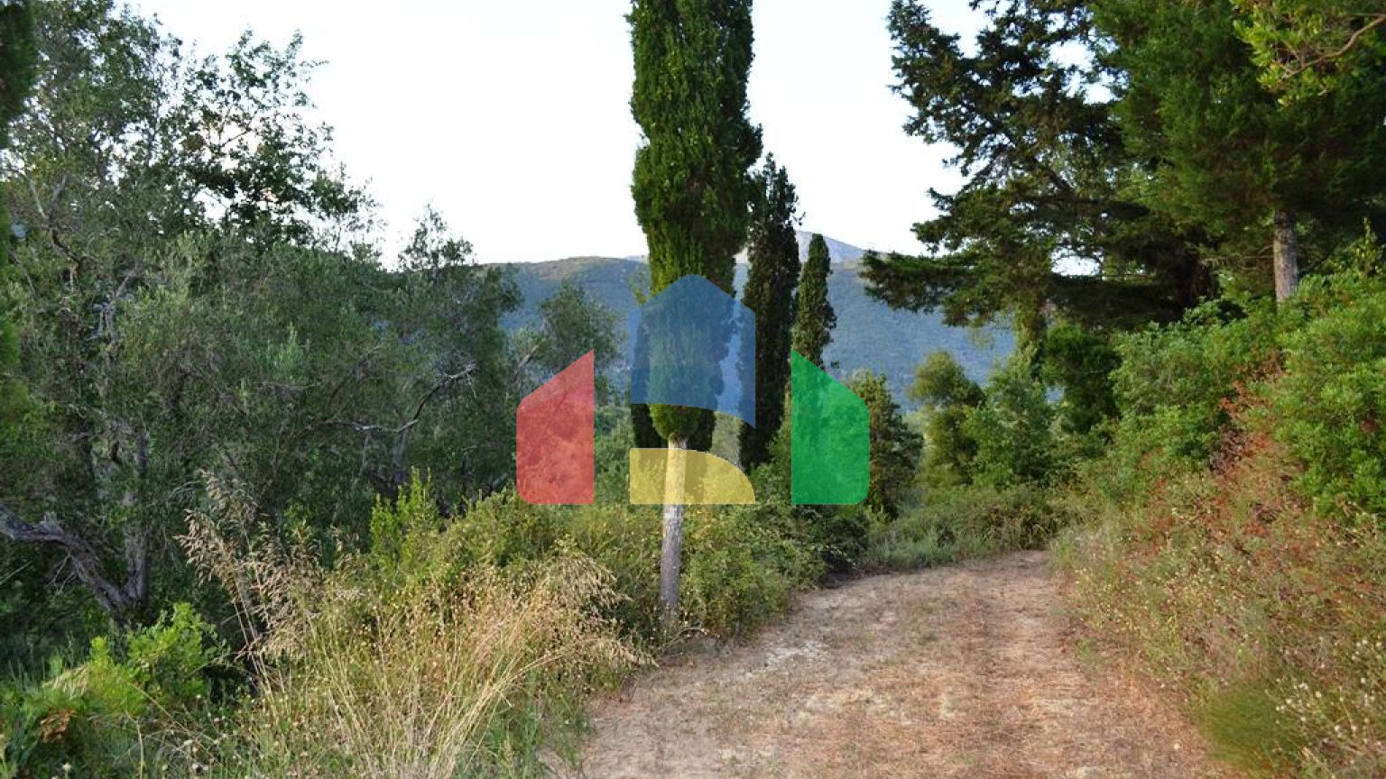 Продажа - Земельный участок 2800 m² на о. Корфу