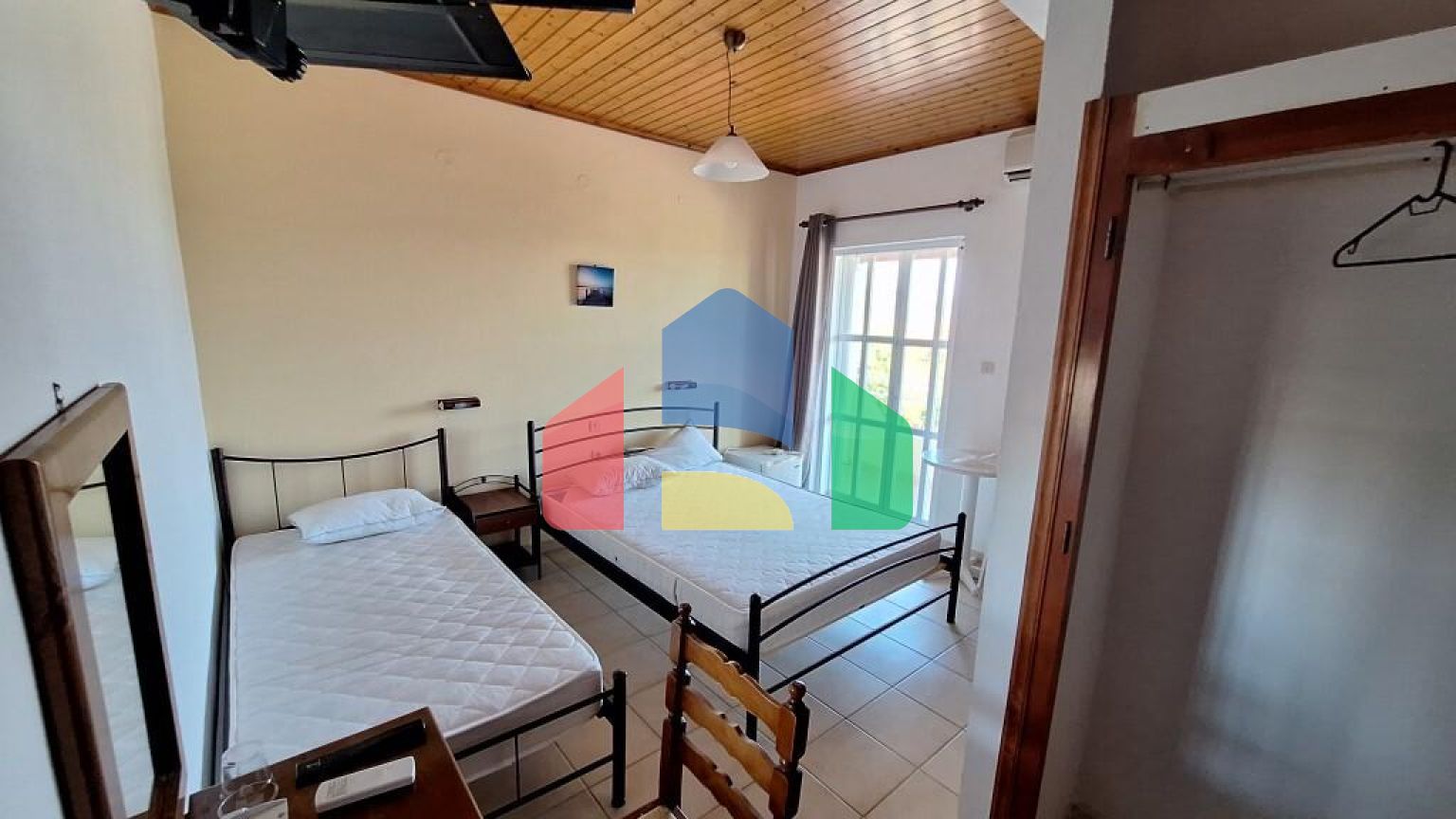 Продаж - Готель 440 m² на о. Корфу