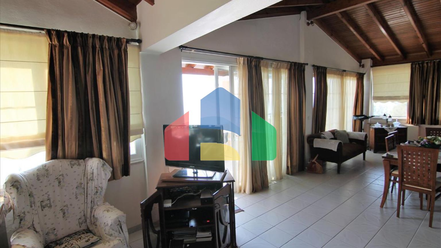 Продажа - Гостиница 550 m² на о. Корфу