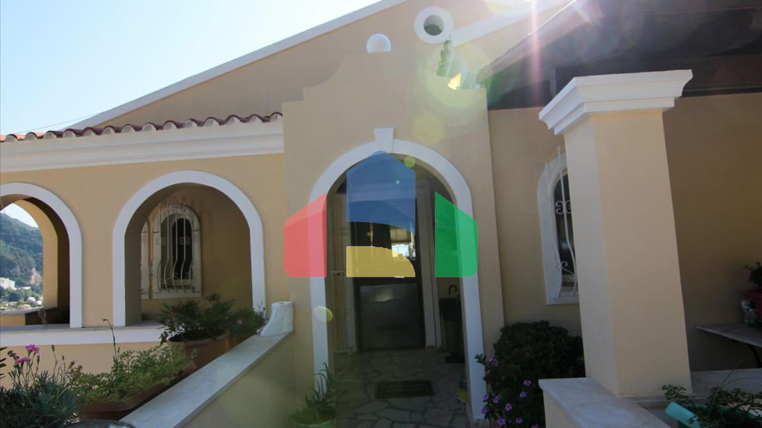 Продажа - Гостиница 550 m² на о. Корфу