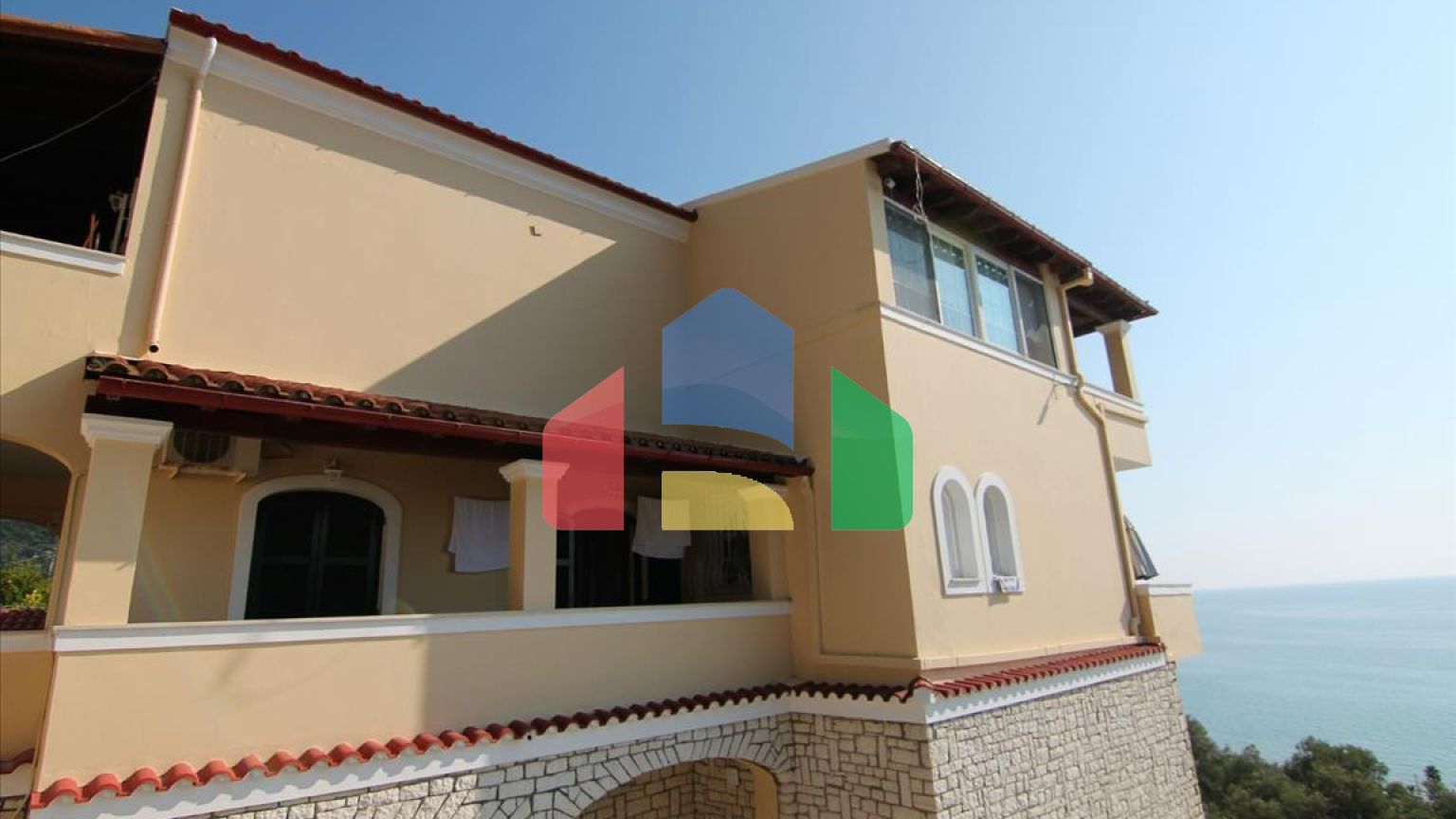 Продажа - Гостиница 550 m² на о. Корфу