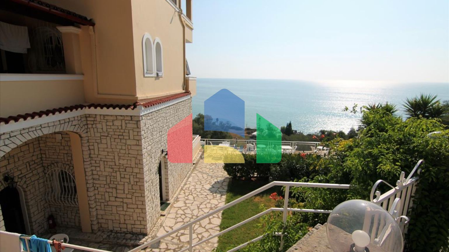 Продажа - Гостиница 550 m² на о. Корфу