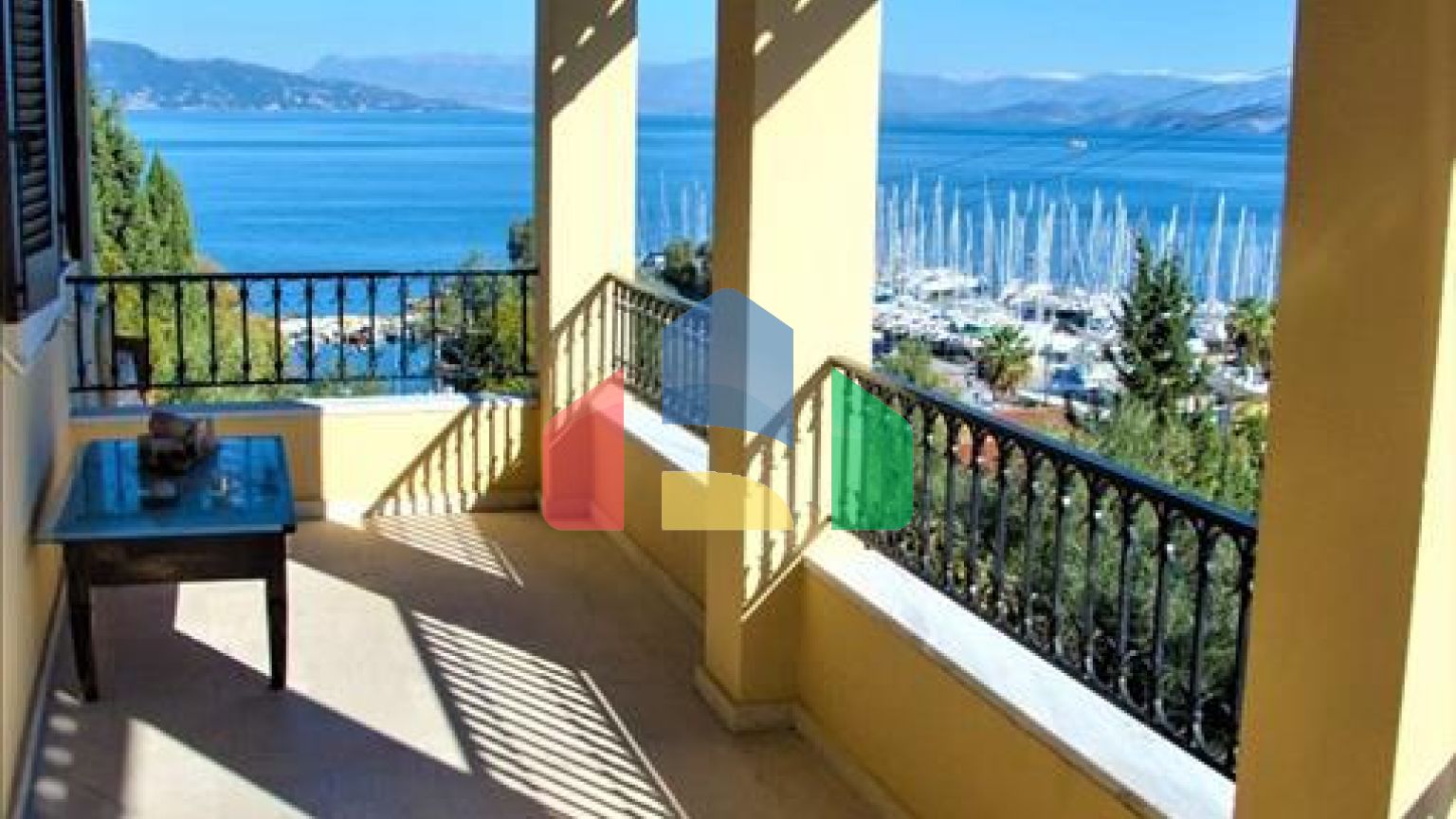 Продаж - Котедж 350 m² на о. Корфу