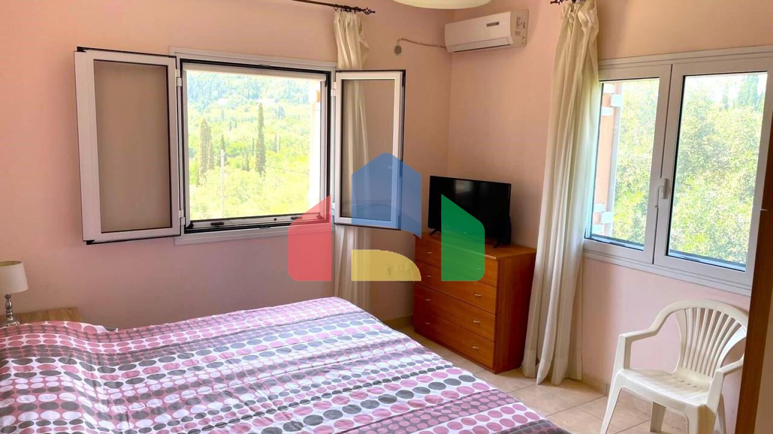 Продаж - Котедж 319 m² на о. Корфу