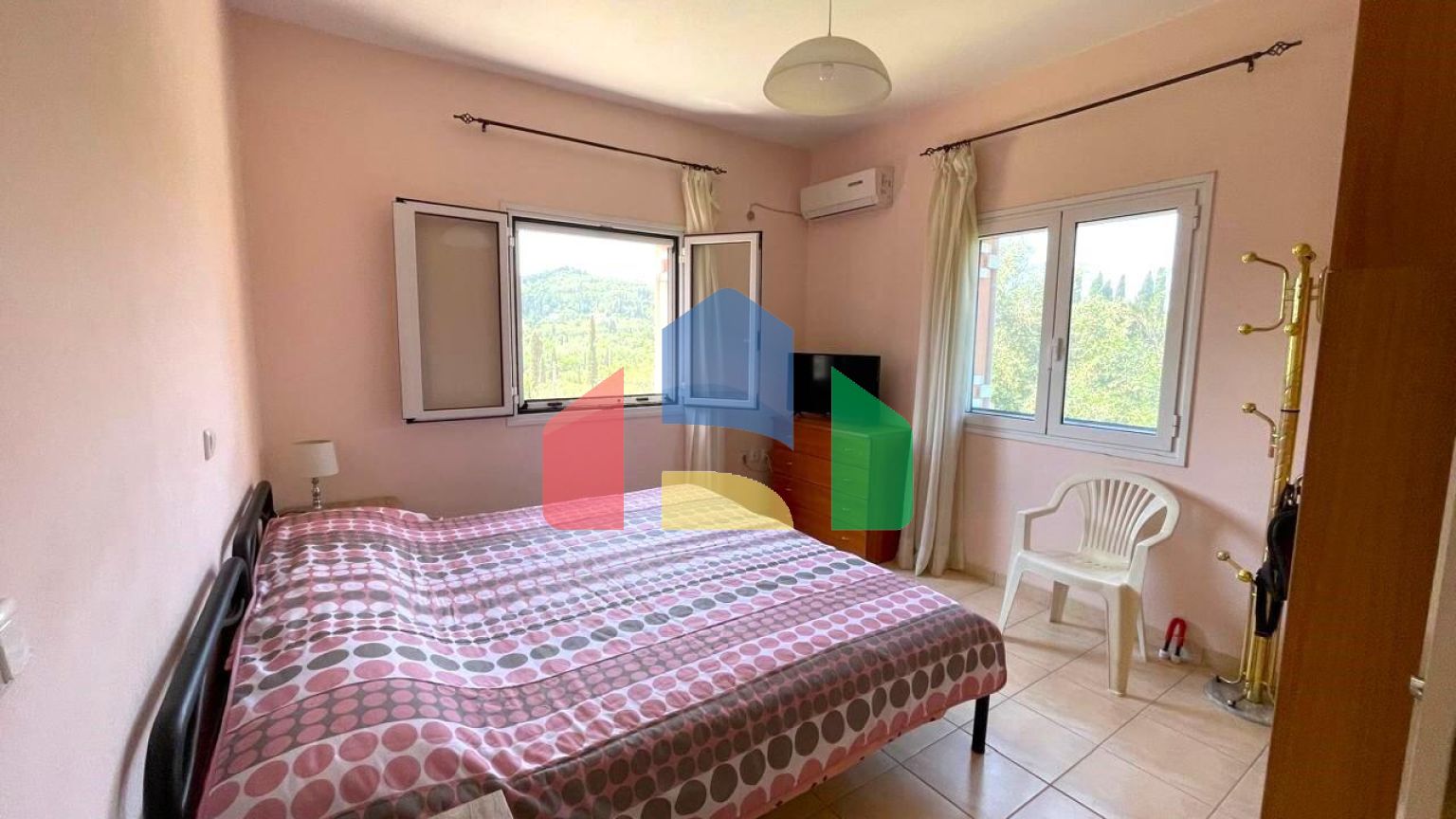 Продаж - Котедж 319 m² на о. Корфу