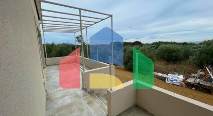 Продаж - Котедж 82 m² на о. Корфу