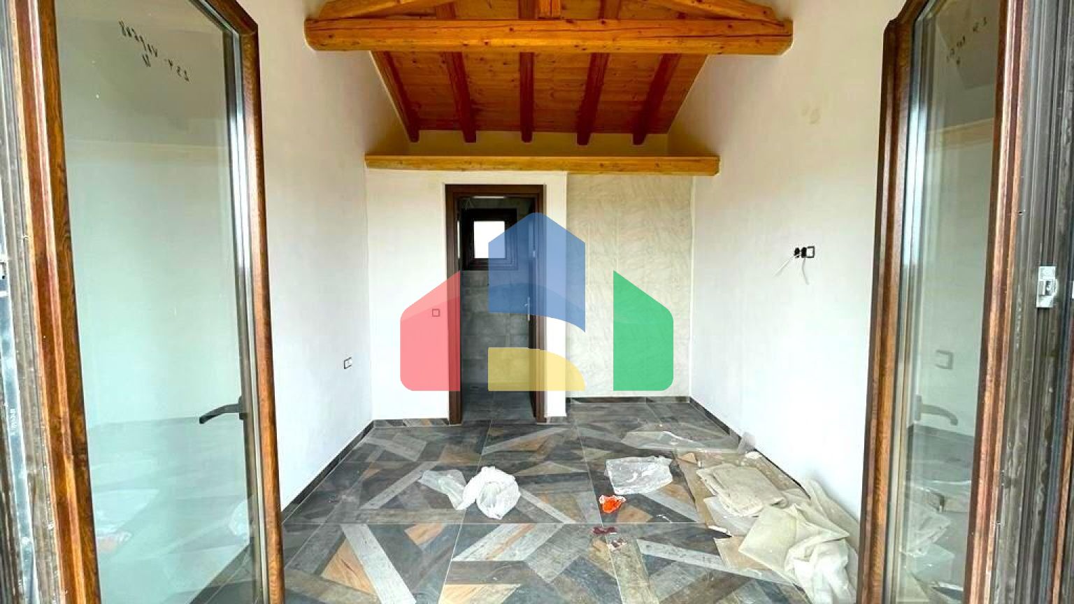 Продаж - Котедж 82 m² на о. Корфу