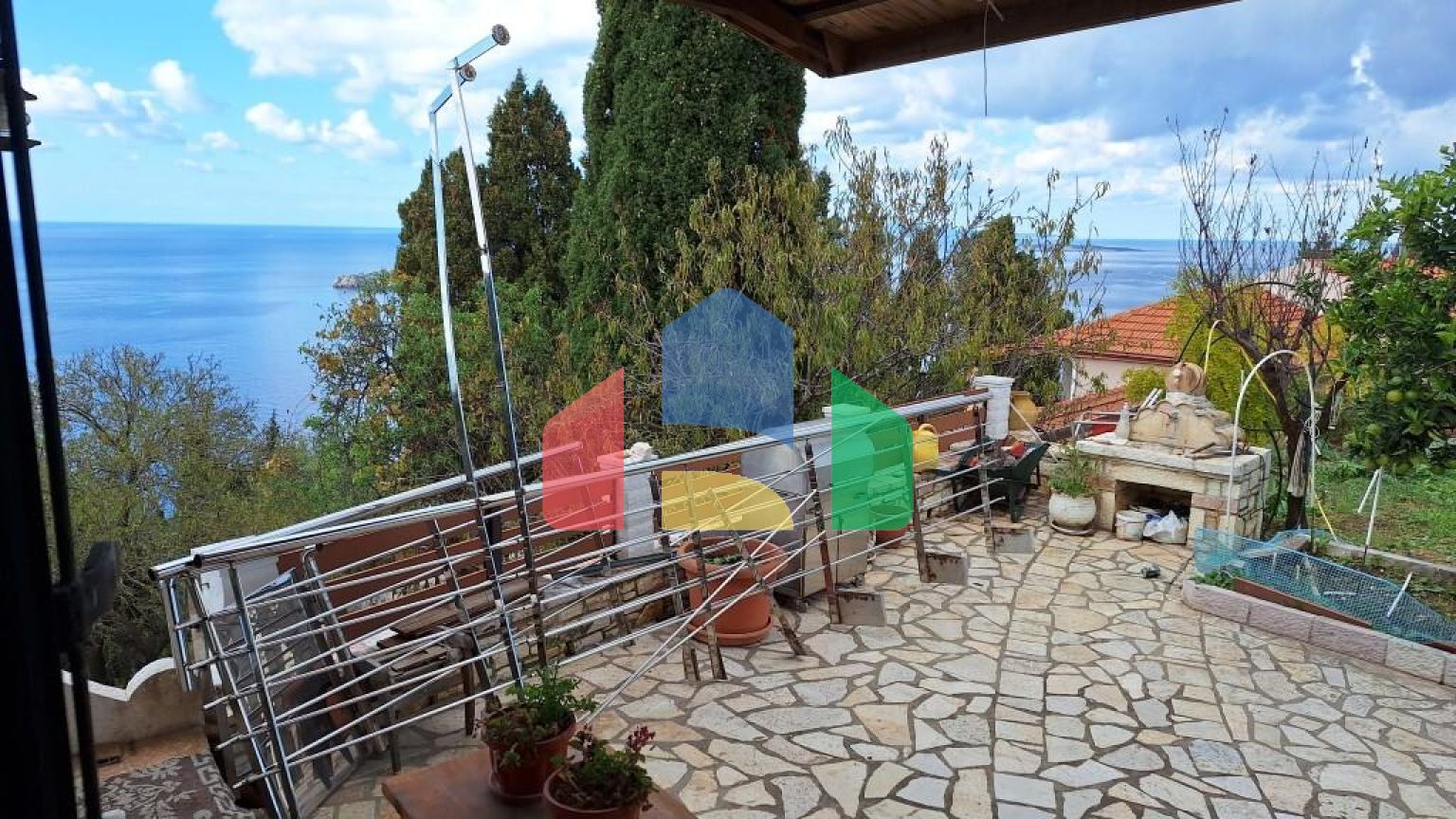 Продаж - Котедж 67 m² на о. Корфу