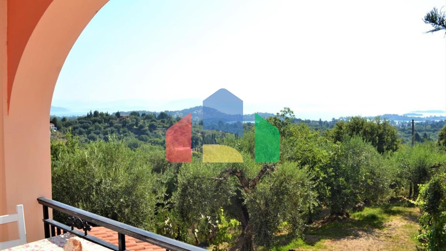 Продажа - Коттедж 205 m² на о. Корфу