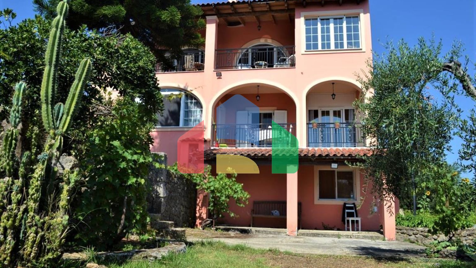 Продажа - Коттедж 205 m² на о. Корфу