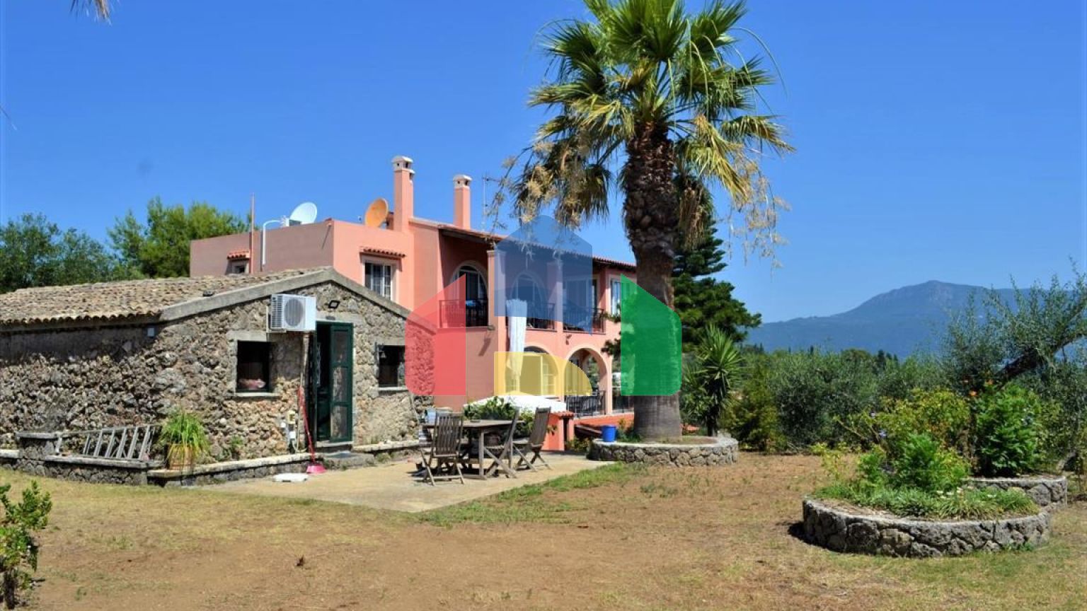 Продажа - Коттедж 205 m² на о. Корфу