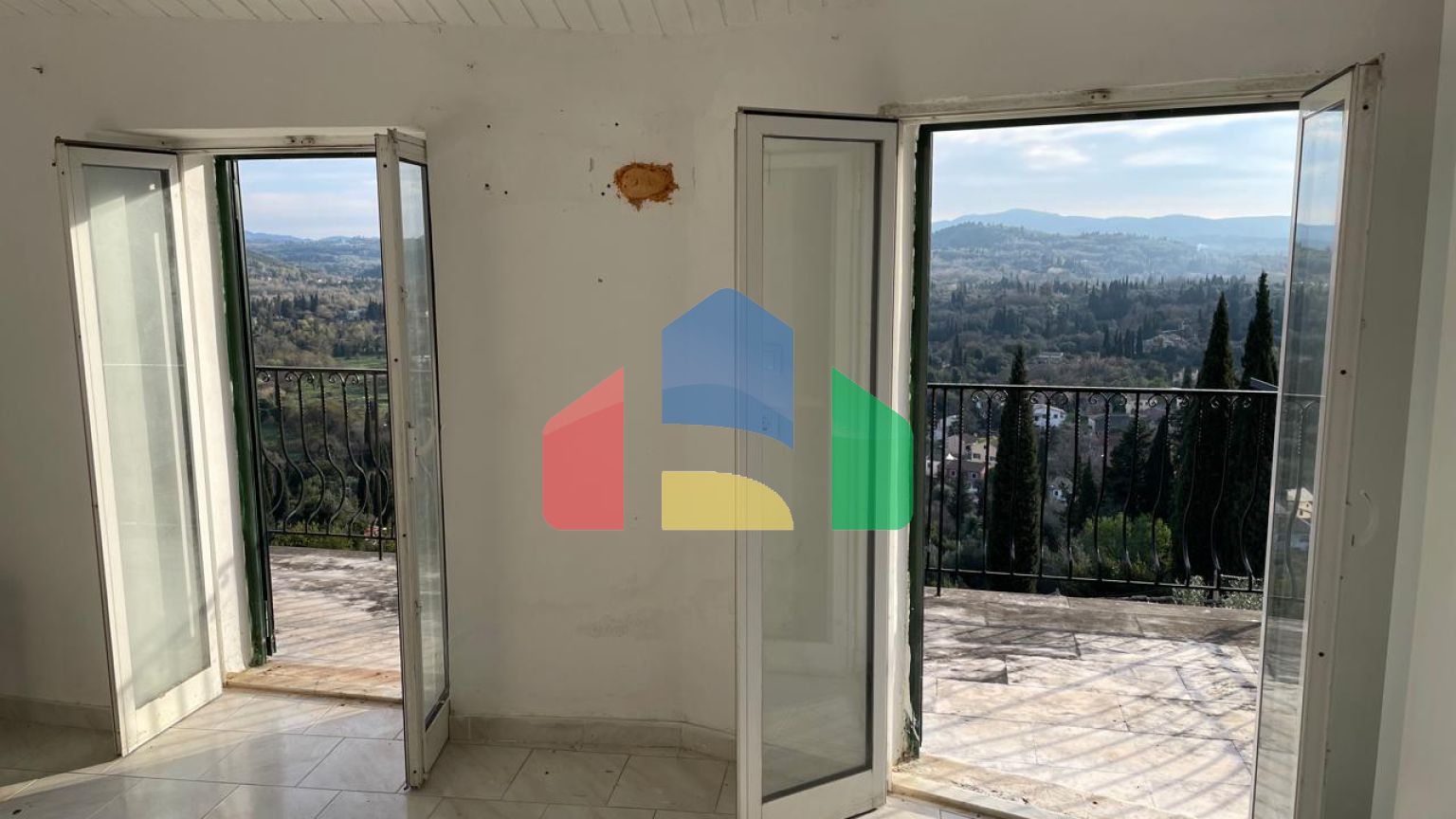 Продаж - Таунхаус 97 m² на о. Корфу