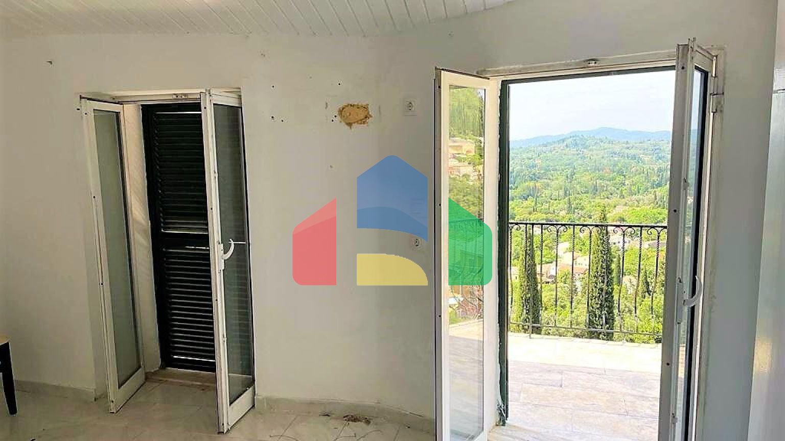 Продаж - Таунхаус 97 m² на о. Корфу