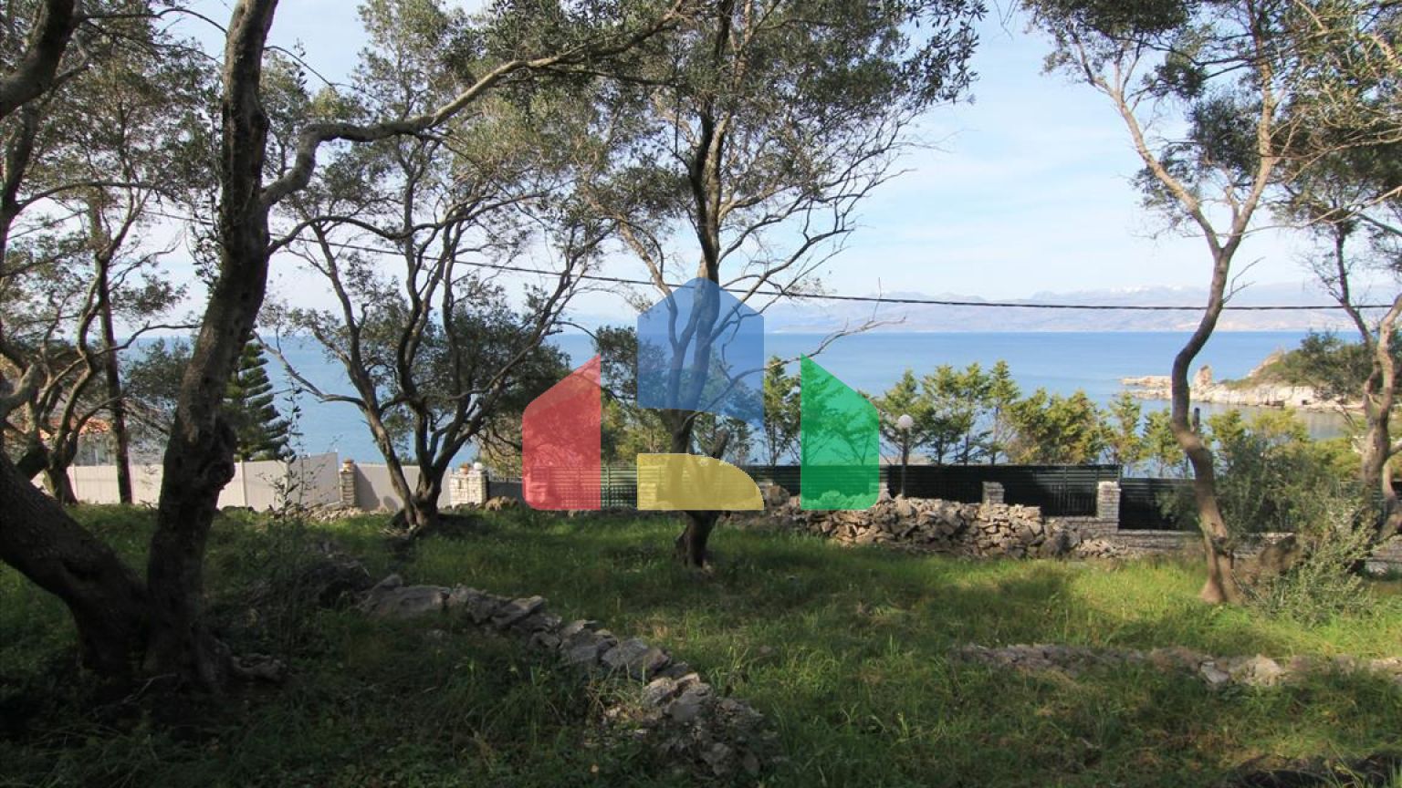 Продаж - Земельна ділянка 3300 m² на о. Корфу