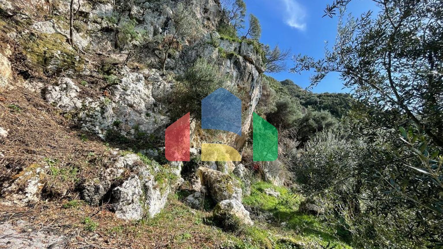 Продаж - Земельна ділянка 6260 m² на о. Корфу