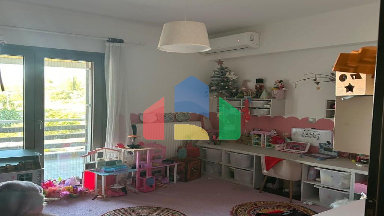 Продаж - Котедж 368 m² на о. Корфу