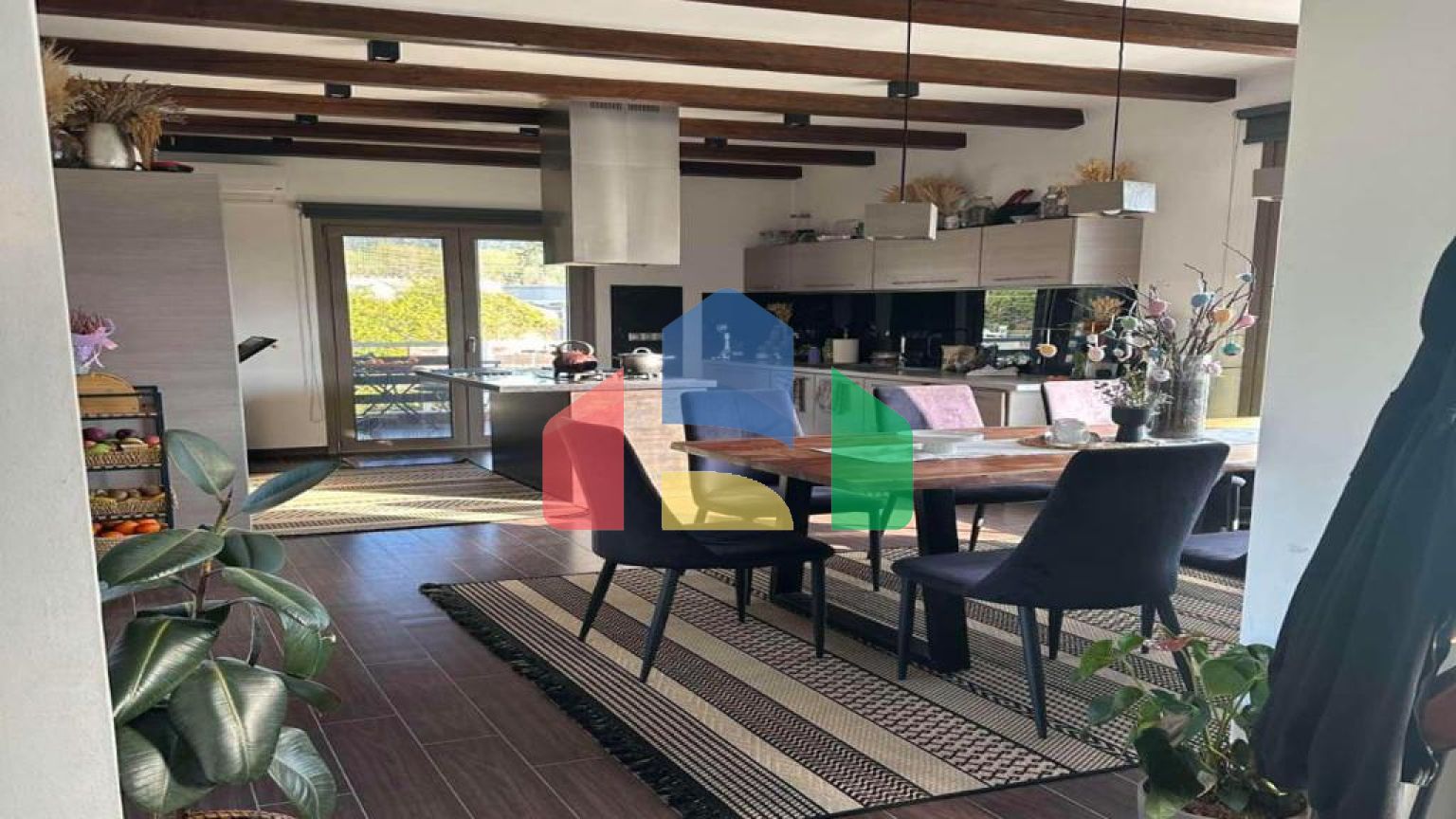 Продаж - Котедж 368 m² на о. Корфу