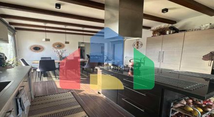 Продаж - Котедж 368 m² на о. Корфу