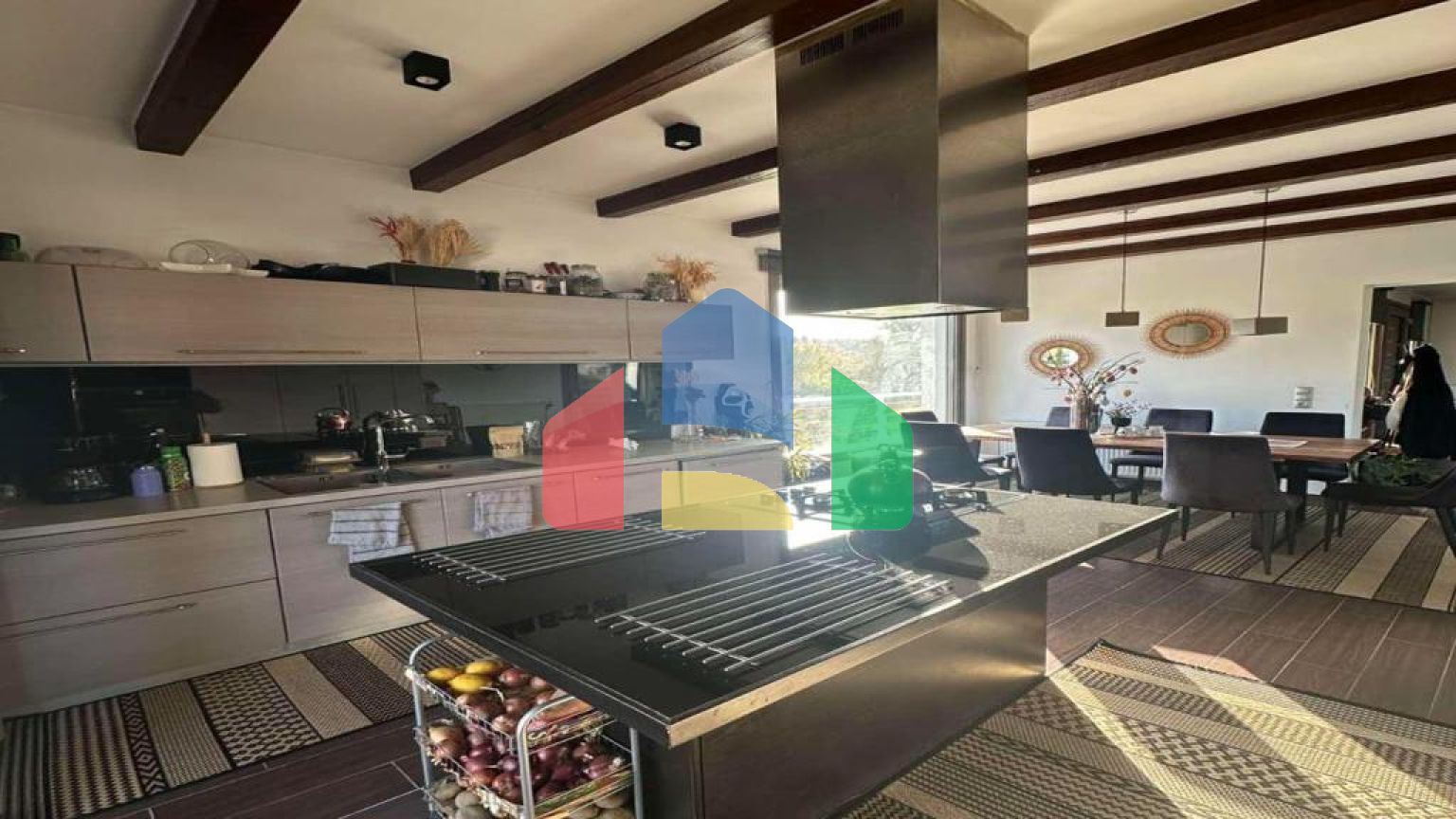 Продаж - Котедж 368 m² на о. Корфу