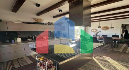 Продаж - Котедж 368 m² на о. Корфу