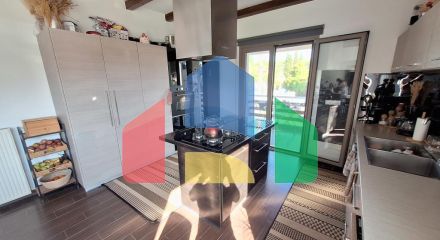 Продаж - Котедж 368 m² на о. Корфу