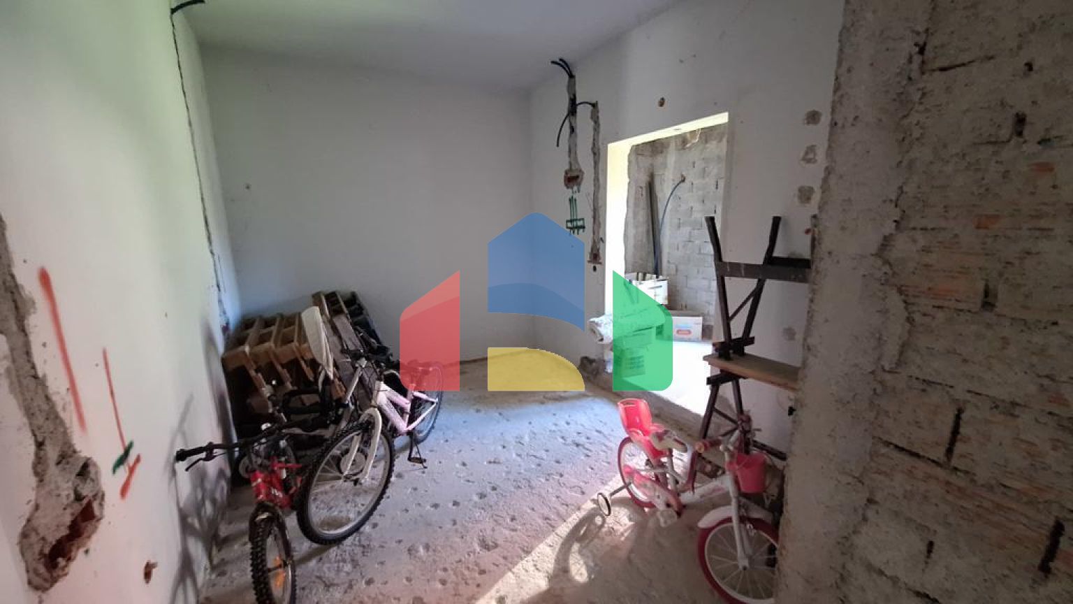 Продаж - Котедж 368 m² на о. Корфу