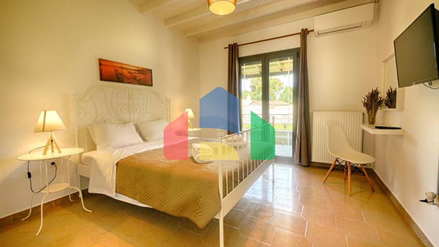 Продаж - Котедж 368 m² на о. Корфу