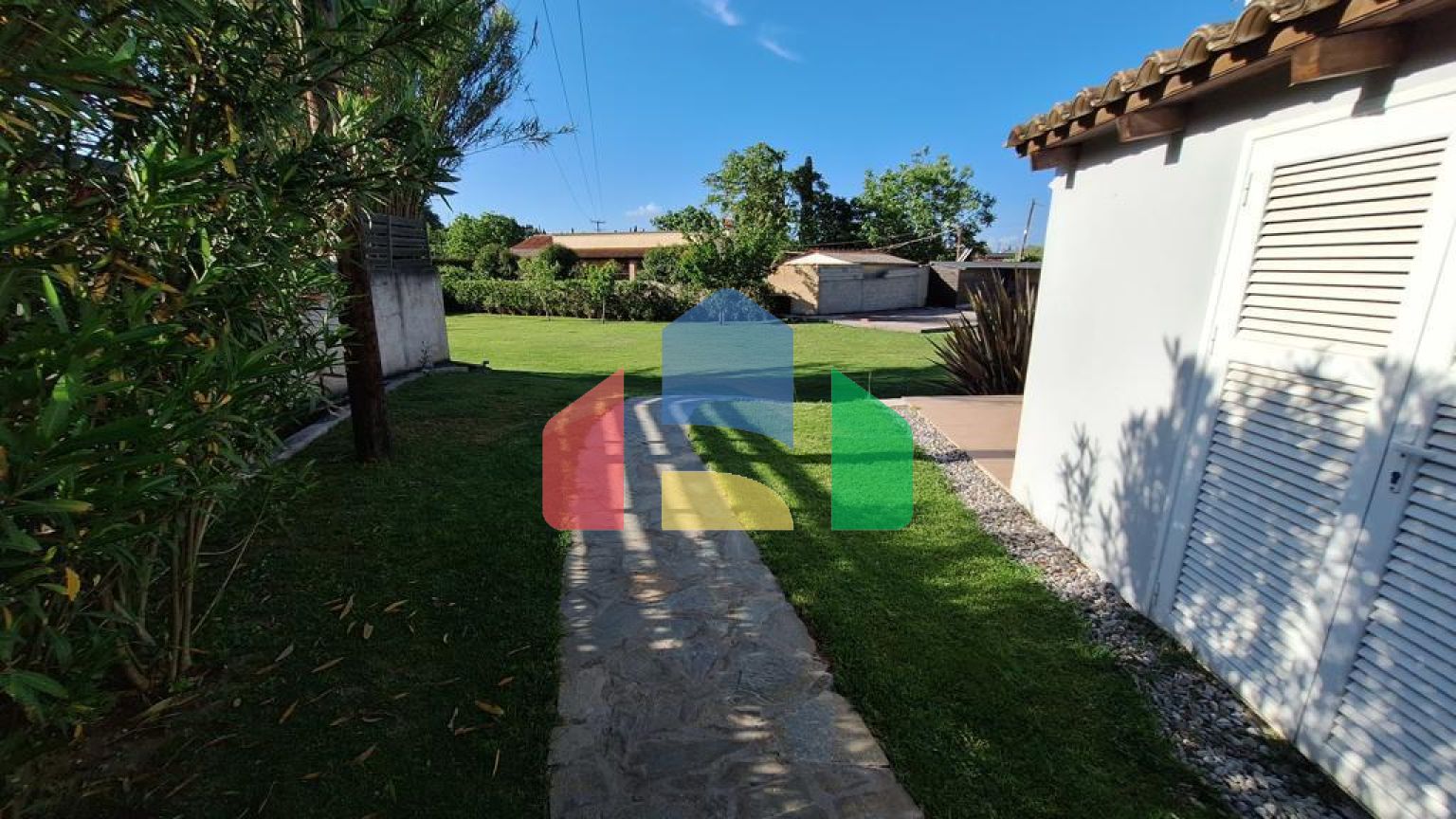 Продаж - Котедж 368 m² на о. Корфу