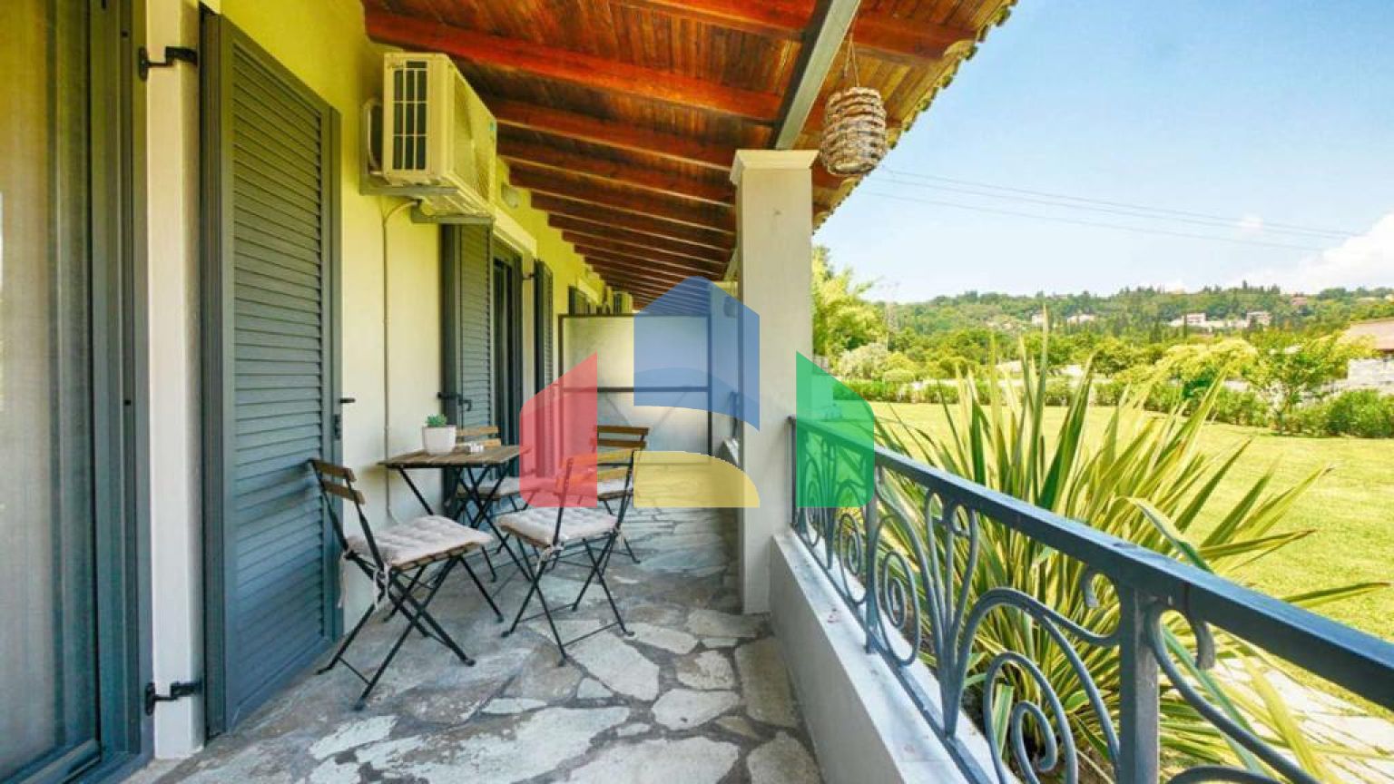 Продаж - Котедж 368 m² на о. Корфу