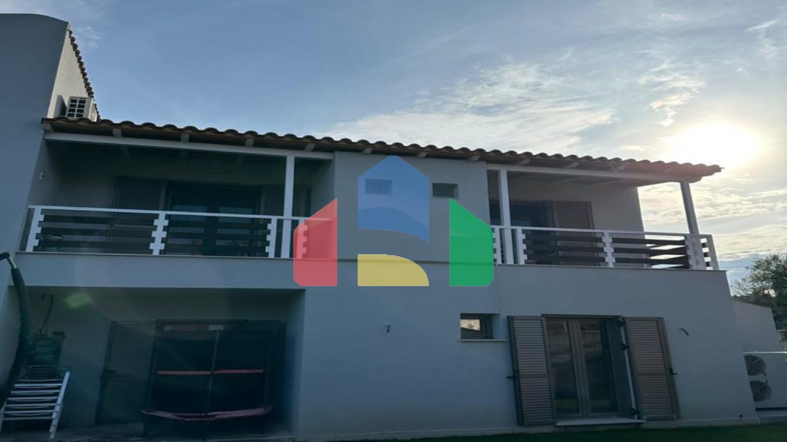 Продаж - Котедж 368 m² на о. Корфу