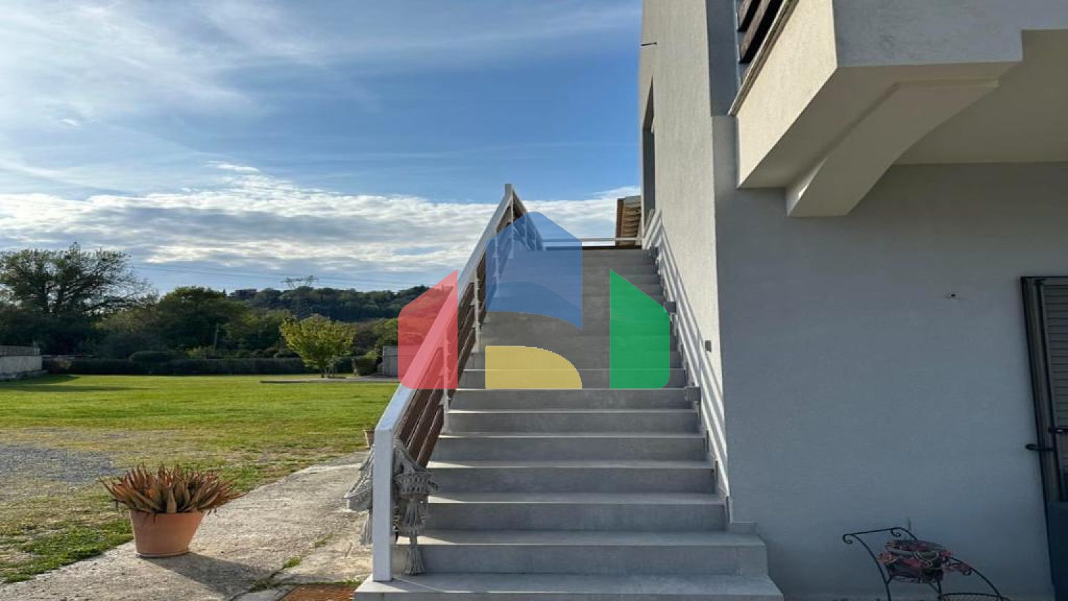 Продаж - Котедж 368 m² на о. Корфу