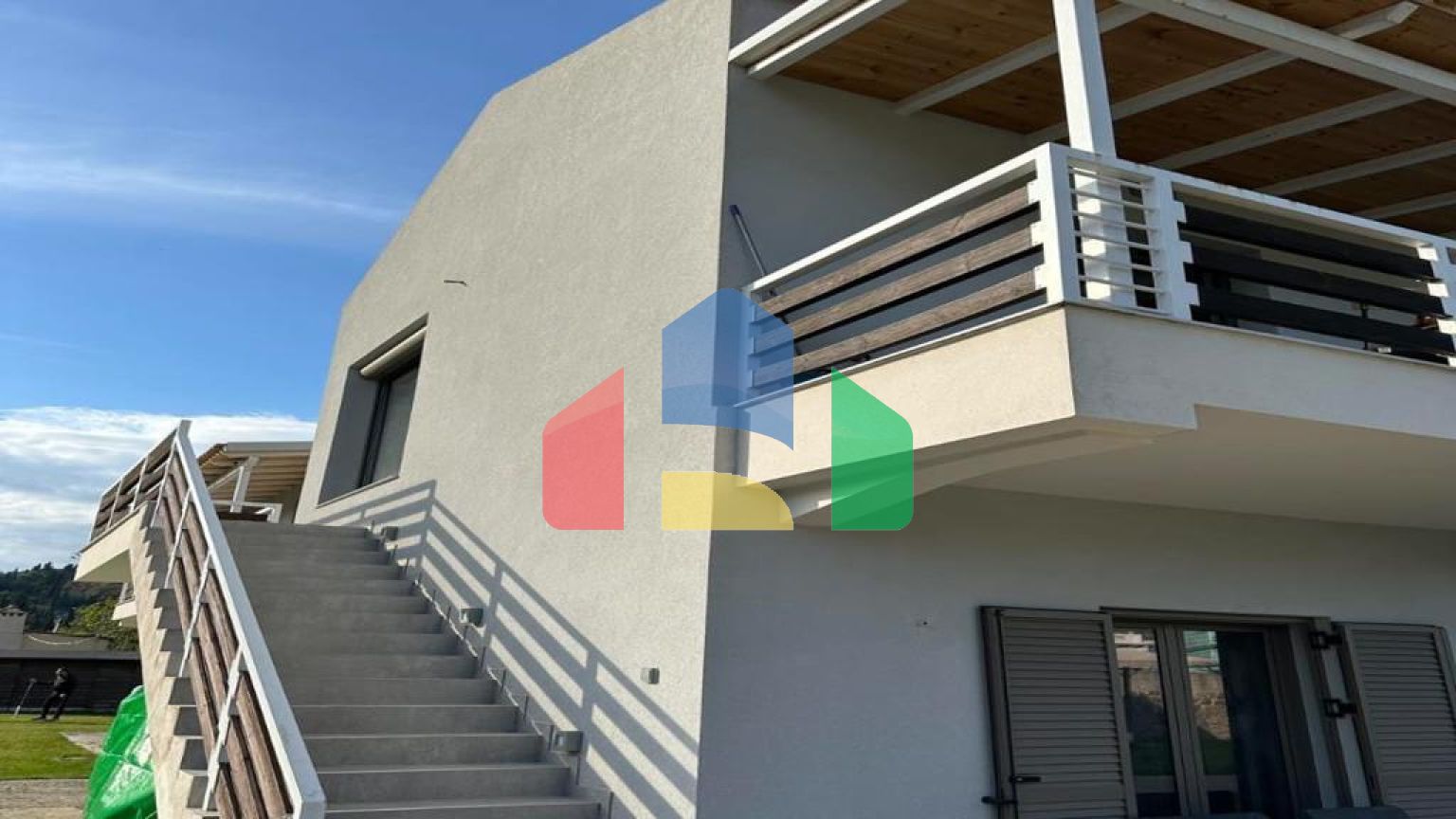 Продаж - Котедж 368 m² на о. Корфу