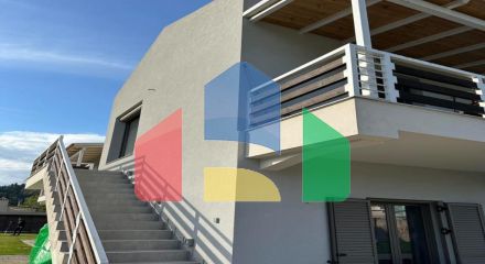 Продаж - Котедж 368 m² на о. Корфу