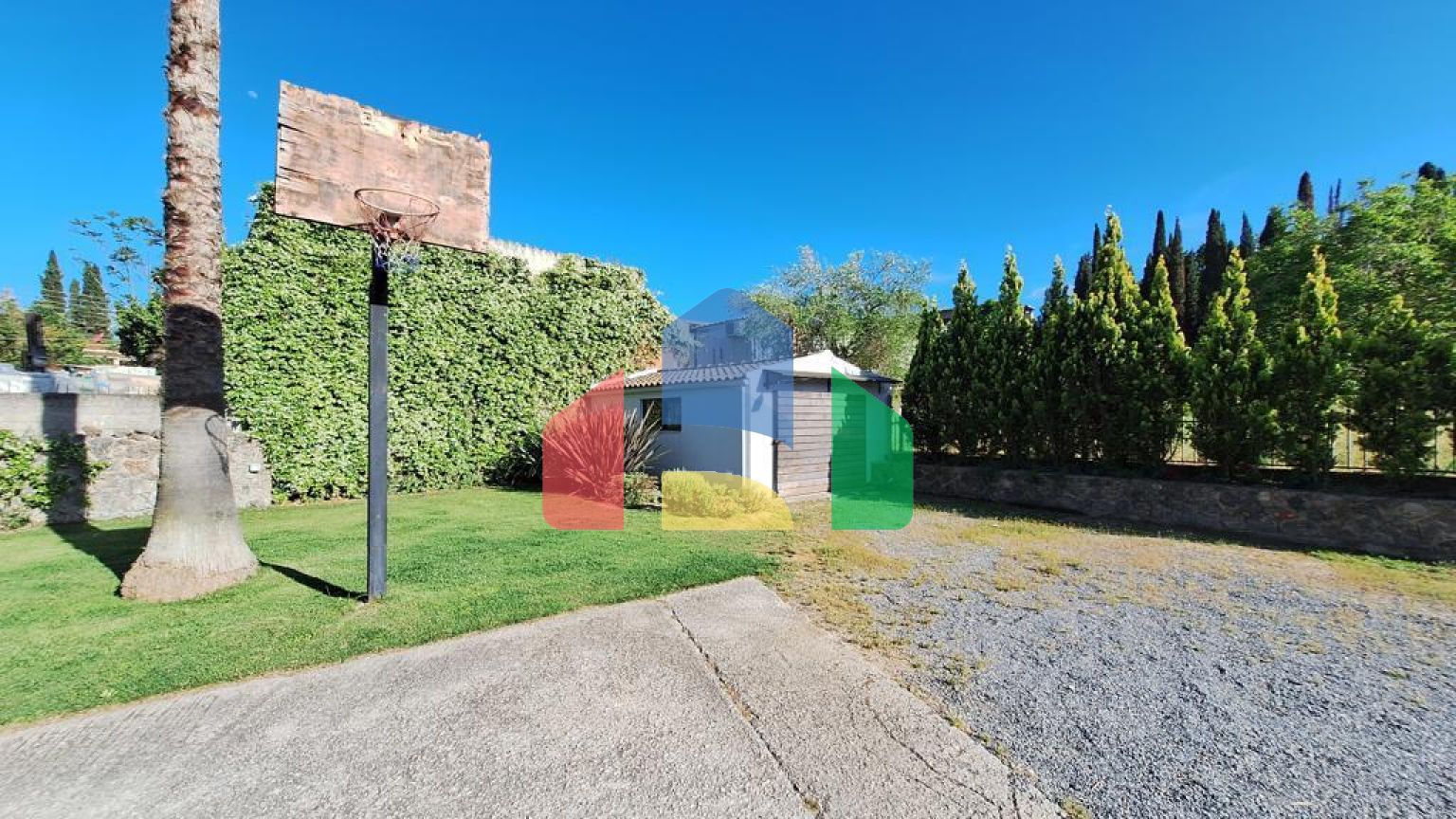 Продаж - Котедж 368 m² на о. Корфу