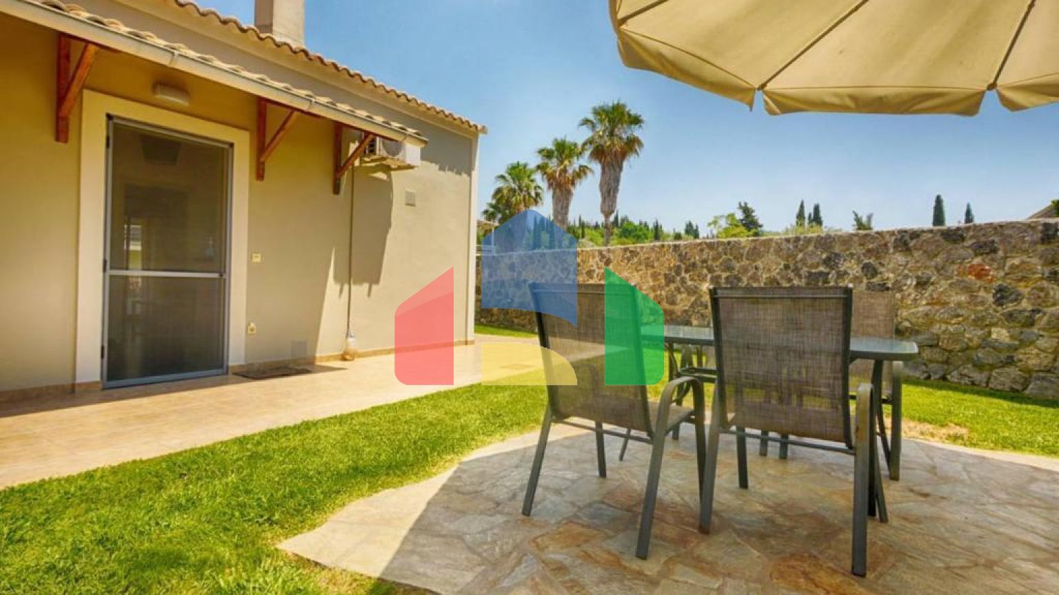 Продаж - Котедж 368 m² на о. Корфу