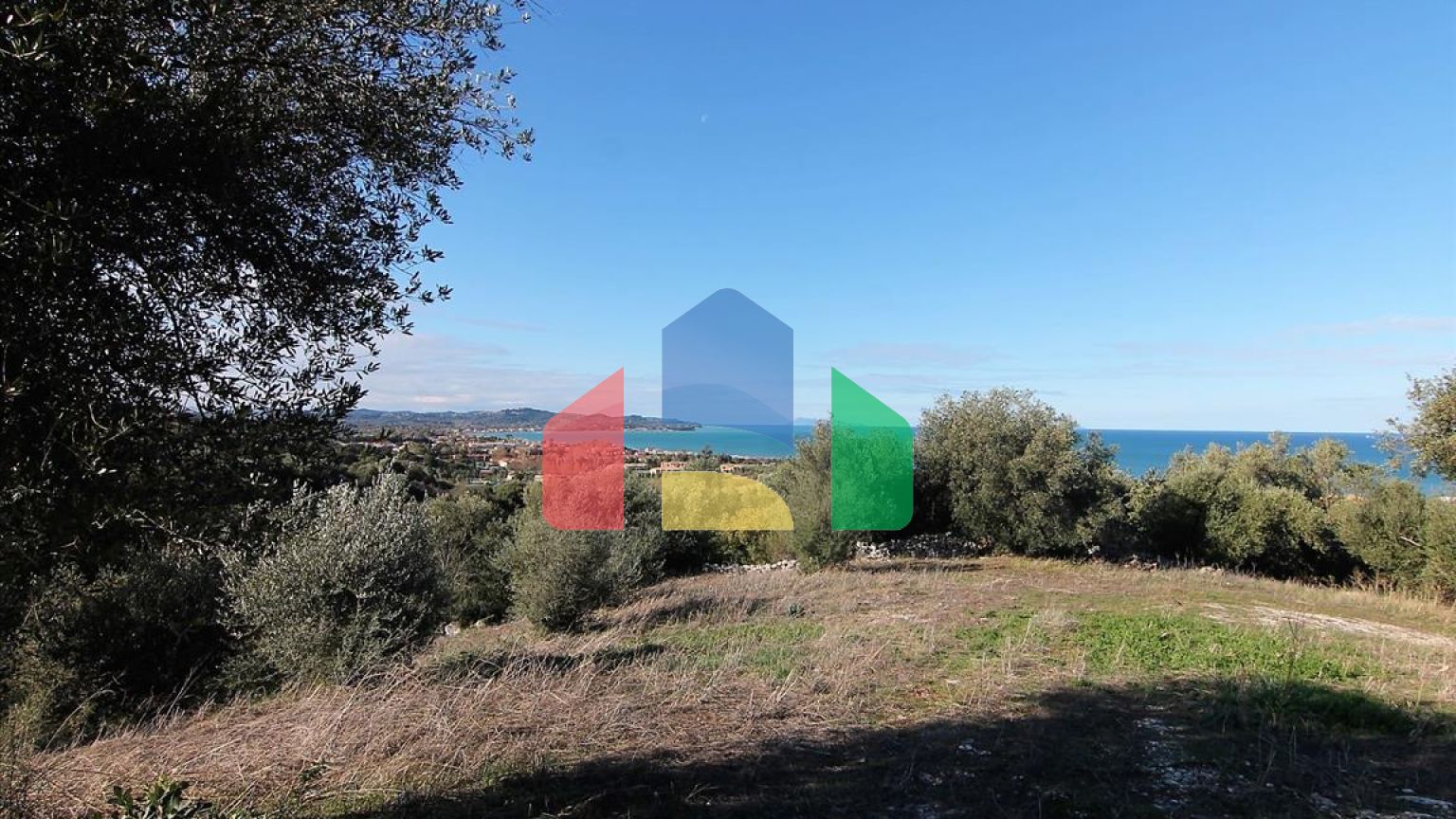 Продаж - Земельна ділянка 41000 m² на о. Корфу