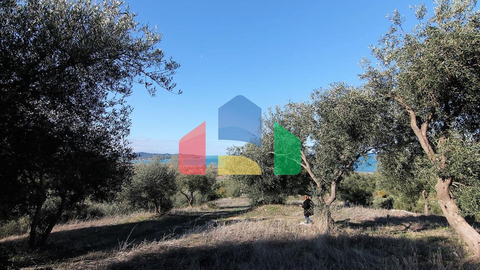 Продаж - Земельна ділянка 41000 m² на о. Корфу