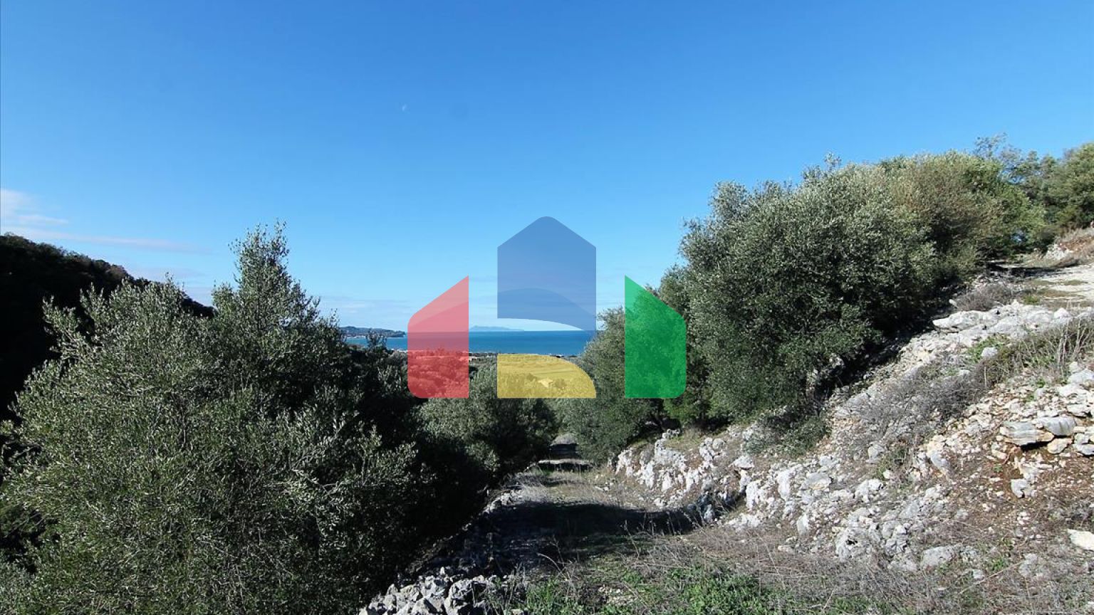 Продаж - Земельна ділянка 41000 m² на о. Корфу