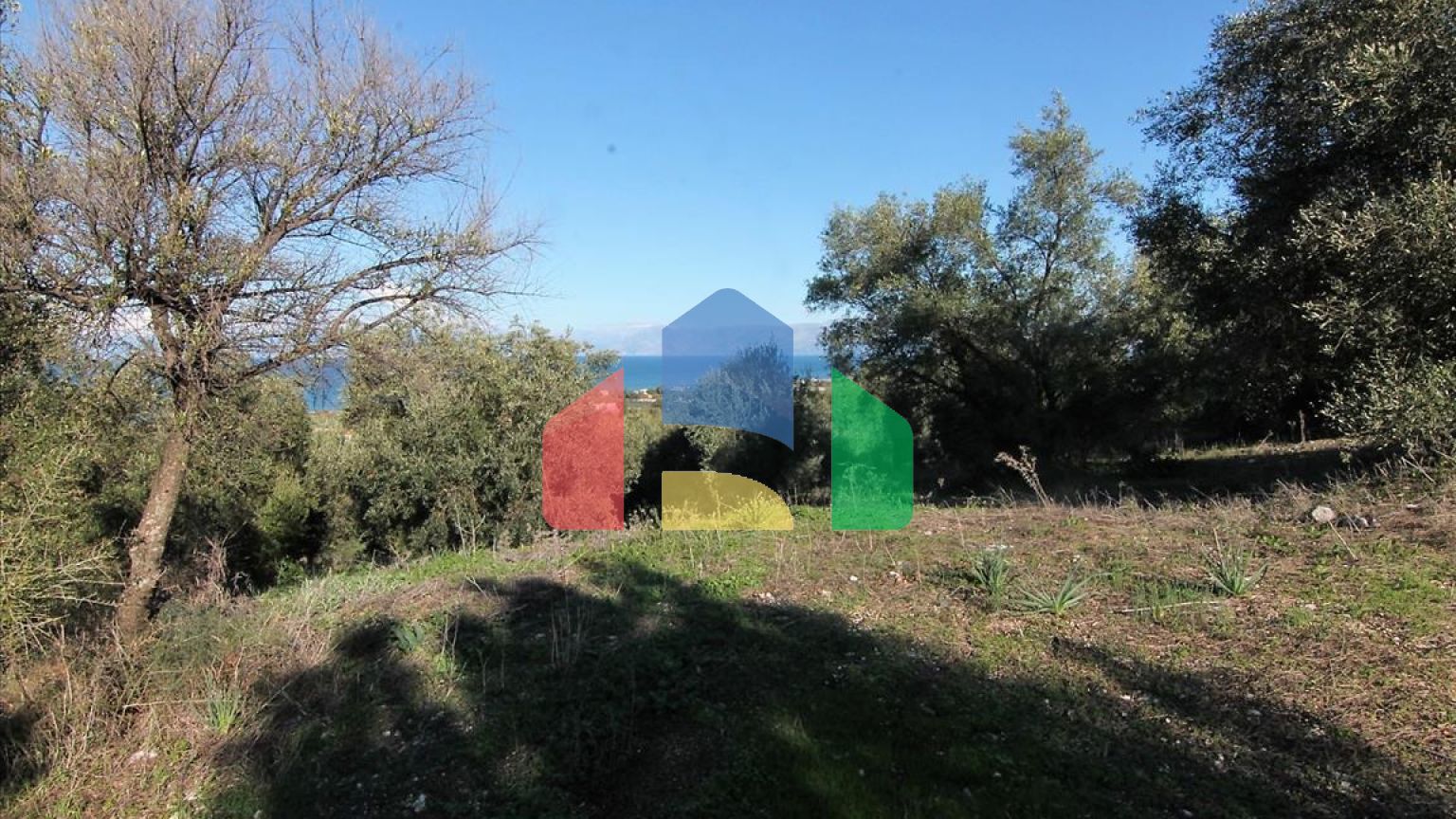 Продаж - Земельна ділянка 41000 m² на о. Корфу